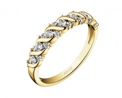Pierścionek z żółtego złota z diamentami - 0,02 ct - próba 375. Żółte pierścionki Apart, z diamentem, złote. W wyprzedaży za 1,043.00 zł.