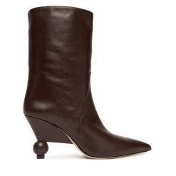 Botki Weekend Max Mara. Brązowe botki Weekend Max Mara, bez wzorów, bez obcasa, na szpilce, bez zapięcia. Za 2,589.00 zł.