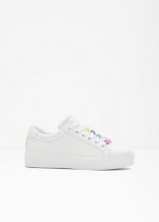 Sneakersy z perełkami. Białe obuwie sportowe bonprix, bez zapięcia. Za 109.99 zł.