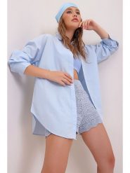 Jumeon Koszula w kolorze jasnoniebieskim rozmiar: M. Niebieskie koszule Jumeon, m, bez wzorów, bez kołnierzyka, bez ramiączek. Za 67.67 zł.