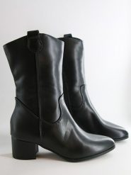 Bellucci Botki w kolorze czarnym rozmiar: 38. Czarne botki Bellucci, bez wzorów, bez obcasa, bez zapięcia. Za 167.45 zł.