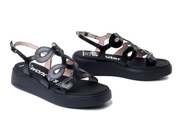 WONDERS A-4503 negro, sandały damskie. Czarne sandały Wonders, bez wzorów, bez obcasa, bez zapięcia. Za 398.93 zł.