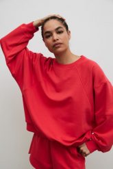 Bluza damska z przeszyciami w kolorze HIBISCUS RED - NORD-UNI. Czerwone bluzy Marsala, m, bez wzorów, z bawełny, bez kaptura. Za 1.00 zł.