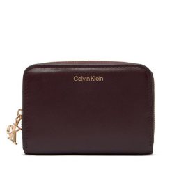 Portfel Calvin Klein. Brązowe portfele Calvin Klein, bez wzorów. Za 299.99 zł.