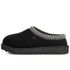 Kapcie Ugg Australian W Tasman Ii Damskie. Czarne obuwie domowe UGG, bez wzorów, z gumy, bez zapięcia. Za 685.99 zł.