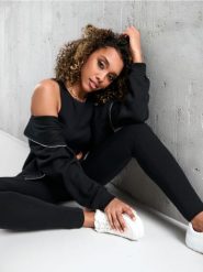 Legginsy z wysokim stanem - czarny. Czarne legginsy Sinsay, l, bez wzorów, z materiału, z podwyższonym stanem. Za 12.99 zł.