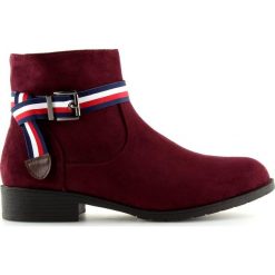 Czerwone Sztyblety damskie bordowe 99-150 Red. Czerwone botki ButyModne, bez wzorów, z okrągłym noskiem, bez obcasa, bez zapięcia. W wyprzedaży za 99.00 zł.