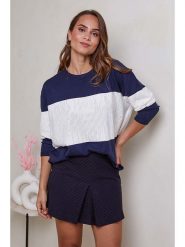 Soft Cashmere Sweter w kolorze granatowo-białym rozmiar: 38/40. Niebieskie swetry Soft Cashmere, bez wzorów, bez ramiączek. Za 110.04 zł.
