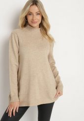 Jasnobeżowy Sweter z Półgolfem Bawełną i Kieszenią w Stylu Kangurka Emirielia. Brązowe swetry Born2be, l, bez wzorów, z bawełny, bez ramiączek. Za 89.99 zł.