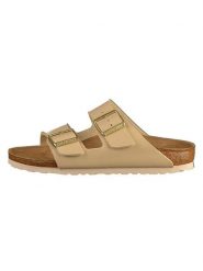 Birkenstock Klapki "Arizona" w kolorze beżowym rozmiar: 38. Brązowe klapki Birkenstock, bez wzorów, z otwartym noskiem, bez obcasa. Za 369.84 zł.