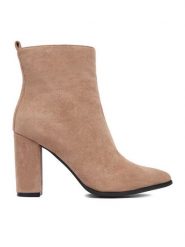 DeeZee Botki E-5133-6 Beżowy. Brązowe botki DeeZee, bez wzorów, z materiału, bez obcasa, na słupku, bez zapięcia. Za 199.99 zł.