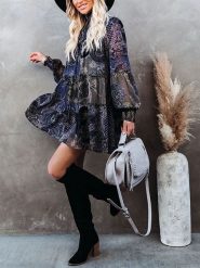 Milan Kiss Sukienka w kolorze czarno-niebieskim rozmiar: M. Czarne sukienki Milan Kiss, na co dzień, m, bez wzorów, bez kołnierzyka, bez ramiączek, mini, proste. Za 173.99 zł.