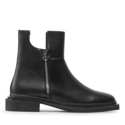 Botki DeeZee. Czarne botki DeeZee, bez wzorów, bez obcasa, na płaskiej podeszwie, bez zapięcia. Za 209.99 zł.