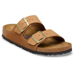 Klapki Birkenstock Arizona Sfb Z Nubukowej Skóry Damskie. Brązowe klapki Birkenstock, bez wzorów, z materiału, bez obcasa. Za 659.65 zł.