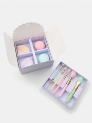 Zestaw pędzli do makijażu, gąbek do makijażu i puszków do pudru 9 pack - wielobarwny. Zestawy Sinsay. Za 29.99 zł.