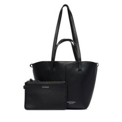 Torebka Emporio Armani. Czarne torebki klasyczne Emporio Armani, bez wzorów, bez dodatków. Za 2,069.00 zł.