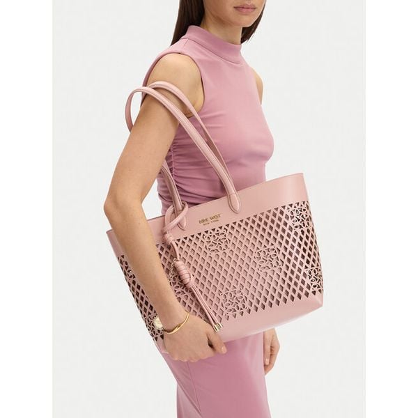 Torebka Nine West. Czerwone shopper Nine West, bez wzorów, bez dodatków. Za 156.99 zł.