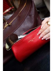 Victor & Hugo Paris Skórzana kosmetyczka "Laya" w kolorze czerwonym - 20 x 10 x 3 cm rozmiar: onesize. Czerwone kufry i kosmetyczki Victor & Hugo Paris, bez wzorów, z materiału, bez dodatków. Za 100.99 zł.