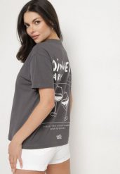 Ciemnoszary Bawełniany T-shirt z Ozdobnym Nadrukiem Addlessa. Szare t-shirty Born2be, m, bez wzorów, z bawełny, bez kołnierzyka, bez ramiączek. Za 54.99 zł.