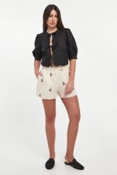 Szorty damskie z motywem czereśni TWINSET. Szorty Twinset Milano, bez wzorów. Za 869.00 zł.