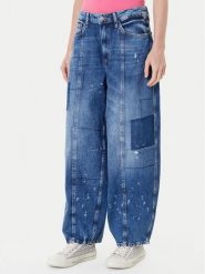 Guess Jeansy W5YG69 D5R01 Niebieski Tapered Fit. Niebieskie jeansy Guess, z aplikacjami. Za 669.99 zł.