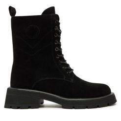 Botki Lee Cooper. Czarne botki Lee Cooper, bez wzorów, bez obcasa, na płaskiej podeszwie, bez zapięcia. Za 319.99 zł.