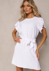 Biała Mini Sukienka Rozkloszowana ze Zdobionym Rękawem i Materiałowym Paskiem Ajemia. Białe sukienki Renee, l, z aplikacjami, z materiału, eleganckie, bez kołnierzyka, bez ramiączek, mini, rozkloszowane. Za 49.99 zł.