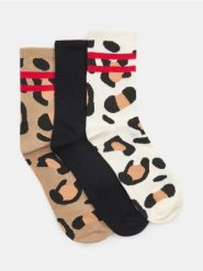 Skarpetki w panterkę 3 pack - wielobarwny. Skarpety Sinsay, bez wzorów. Za 15.99 zł.