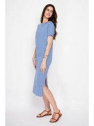 ASSUILI Sukienka w kolorze niebieskim rozmiar: 40. Niebieskie sukienki Assuili, na co dzień, bez wzorów, bez kołnierzyka, bez ramiączek, midi, proste. Za 121.99 zł.