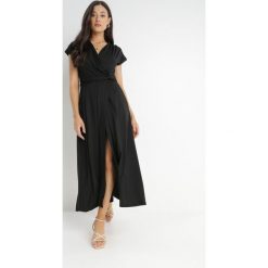 Czarna Sukienka Kopertowa Chloriera. Czarne sukienki Born2be, na imprezę, l, bez wzorów, z tkaniny, eleganckie, bez kołnierzyka, bez ramiączek, maxi, kopertowe. Za 99.99 zł.