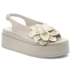 Sandały damskie Chebello, na wysokiej platformie skórzane z ozdobnym kwiatem ze sprzączką, jasnobeżowe, 4645-513. Brązowe sandały CheBello, bez wzorów, ze skóry, eleganckie, bez obcasa, na obcasie, bez zapięcia. Za 319.00 zł.