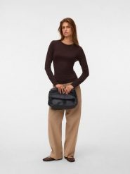 Vero Moda Koszulka w kolorze brązowym rozmiar: L. Brązowe bluzki Vero Moda, l, bez wzorów, bez kołnierzyka, bez ramiączek. Za 73.95 zł.