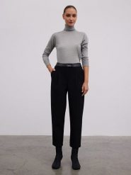 BGN Spodnie w kolorze czarnym rozmiar: 38. Czarne spodnie materiałowe BGN, na co dzień, bez wzorów, z materiału. Za 148.61 zł.