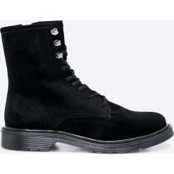 Steve Madden - Botki Hastel. Czarne botki Steve Madden, bez wzorów, z materiału, z okrągłym noskiem, bez obcasa, bez zapięcia. W wyprzedaży za 239.90 zł.