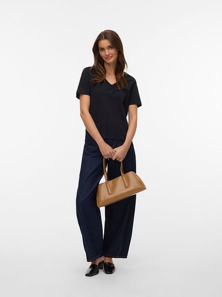 Vero Moda Koszulka w kolorze czarnym rozmiar: S. Czarne bluzki Vero Moda, s, bez wzorów, z bawełny, bez kołnierzyka, bez ramiączek. Za 51.95 zł.