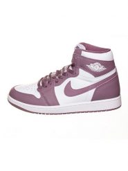 Nike Skórzane sneakersy "Air Jordan 1 Retro High" w kolorze biało-fioletowym rozmiar: 44,5. Białe trampki Nike, bez wzorów, z materiału, za kostkę, bez zapięcia. Za 462.29 zł.