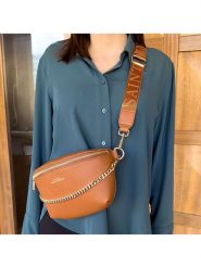 ATELIERS SAINT GERMAIN Skórzana saszetka w kolorze jasnobrązowym - 26 x 15 x 9 cm rozmiar: onesize. Brązowe torby na ramię ATELIERS SAINT GERMAIN, bez wzorów, z materiału, sportowe, przez ramię, bez dodatków. Za 369.99 zł.