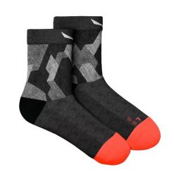 Krótkie skarpety damskie Salewa Pedroc Camo. Czarne skarpety Salewa, bez wzorów, z dzianiny. Za 181.50 zł.