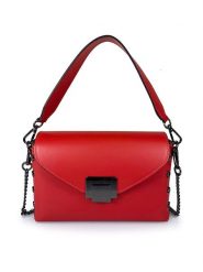 ORE10 Skórzana torebka "TR" w kolorze czerwonym - 24 x 14 x 7 cm rozmiar: onesize. Czerwone torby na ramię ORE10, bez wzorów, z materiału, przez ramię, bez dodatków. Za 295.99 zł.