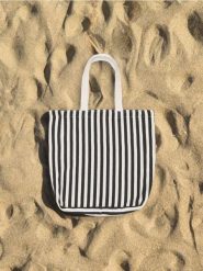 Torebka - czarny. Czarne torby na ramię Sinsay, bez wzorów, na ramię, bez dodatków. Za 29.99 zł.