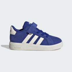 Kapcie ADIDAS GRAND COURT 00S EL Niebieski. Białe obuwie domowe Adidas, bez wzorów, ze skóry, bez zapięcia. W wyprzedaży za 161.10 zł.