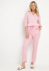Jasnoróżowy Bawełniany Komplet Muślinowy Koszula z Regulowanymi Rękawami i Spodnie Janilene. Czerwone koszule Born2be, bez wzorów, z bawełny, bez kołnierzyka, bez ramiączek. Za 169.99 zł.