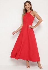 Czerwona Rozkloszowana Sukienka z Wiskozą i Dekoltem Typu Halter Dolienna. Czerwone sukienki Born2be, l, bez wzorów, z wiskozy, eleganckie, bez kołnierzyka, bez ramiączek, maxi, rozkloszowane. Za 89.99 zł.