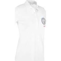 Shirt polo z bawełny pique z nadrukiem, krótki rękaw bonprix biały. Białe koszulki polo bonprix, bez wzorów, z bawełny, bez kołnierzyka, bez ramiączek. Za 24.99 zł.