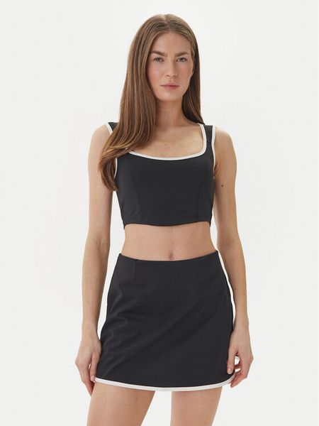 Guess Top 181230 Czarny Classic Fit. Czarne topy Guess, s, z aplikacjami, z syntetyku, bez kołnierzyka, bez ramiączek. Za 152.99 zł.