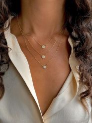 Les Petites Précieuses Pozłacany naszyjnik z elementami ozdobnymi - dł. 39 cm rozmiar: onesize. Żółte naszyjniki Les Petites Précieuses, z cyrkonią, pozłacane. Za 208.99 zł.