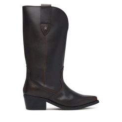 Kozaki Tommy Hilfiger. Brązowe kozaki TOMMY HILFIGER, bez obcasa, na słupku, bez zapięcia. Za 1,299.00 zł.