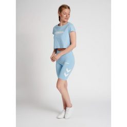 Damska koszulka crop top Hummel Legacy. Niebieskie koszulki sportowe Hummel, bez wzorów, bez ramiączek. Za 88.50 zł.