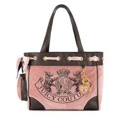 Torebka Juicy Couture. Czerwone torebki klasyczne Juicy Couture, bez wzorów, bez dodatków. Za 389.99 zł.