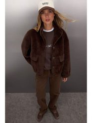 Trendyol Płaszcz pluszowy w kolorze ciemnobrązowym rozmiar: M. Brązowe płaszcze Trendyol, m, bez wzorów, bez kaptura. Za 193.95 zł.